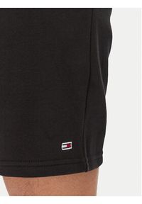 Tommy Jeans Szorty sportowe Flag Beach DM0DM21931 Czarny Regular Fit. Kolor: czarny. Materiał: bawełna. Styl: sportowy #7
