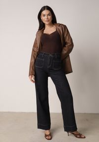 Born2be - Ciemnobrązowa Bluzka Siateczkowa z Wiskozą z Długim Rękawem i Dekoltem w Serce Elanne. Okazja: na co dzień. Kolor: brązowy. Materiał: wiskoza. Długość rękawa: długi rękaw. Długość: długie. Styl: casual, klasyczny, elegancki #6