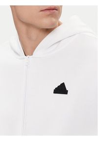 Adidas - adidas Bluza Future Icons Badge of Sport IJ8840 Biały Regular Fit. Kolor: biały. Materiał: bawełna. Styl: sportowy #6