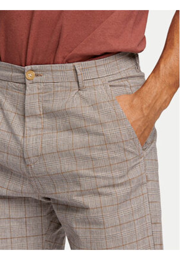 Lindbergh Szorty materiałowe 30-505024 Beżowy Wide Fit. Kolor: beżowy. Materiał: bawełna