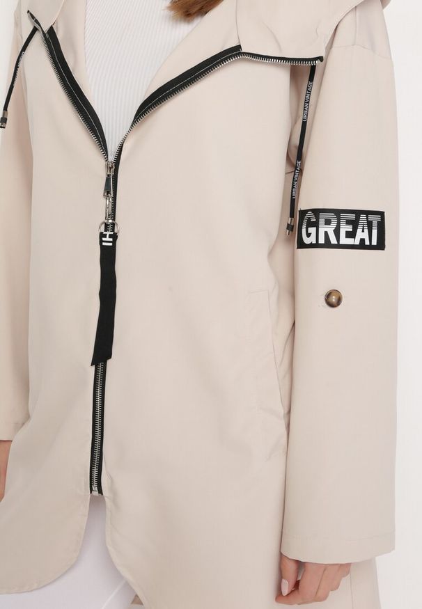 Born2be - Jasnobeżowa Kurtka Oversize Wiatrówka z Kapturem Lafise. Typ kołnierza: kaptur. Kolor: beżowy. Długość rękawa: długi rękaw. Długość: długie