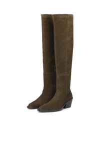 Kazar - Zamszowe muszkieterki w kowbojskim stylu. Wysokość cholewki: przed kolano. Kolor: brązowy. Materiał: zamsz. Szerokość cholewki: normalna #3