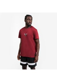 TARMAK - Koszulka do koszykówki unisex Tarmak NBA Chicago Bulls TS 900. Kolor: czerwony. Materiał: bawełna, poliester, materiał. Sport: koszykówka