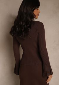 Renee - Brązowy Elegancki Prążkowany Kardigan z Wiskozą Guzikami i Rozszerzanymi Rękawami Otila. Okazja: na co dzień. Kolor: brązowy. Materiał: prążkowany, wiskoza. Styl: elegancki #5