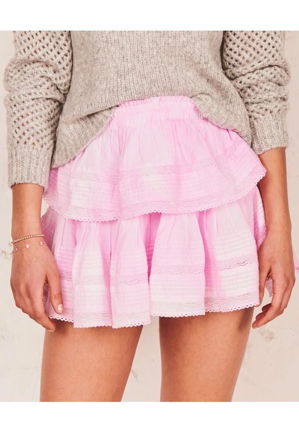 LOVE SHACK FANCY - Różowa spódnica mini. Kolor: różowy, wielokolorowy, fioletowy. Materiał: bawełna, koronka. Wzór: aplikacja, koronka. Sezon: lato