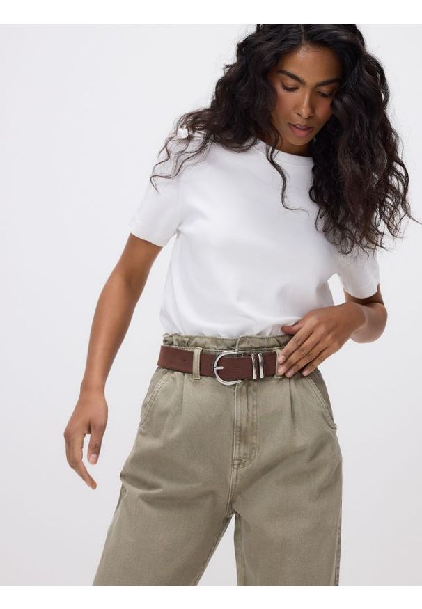 Reserved - Jeansy paperbag z paskiem - zielony. Kolor: zielony