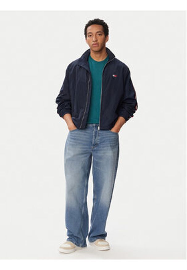 Tommy Jeans Kurtka przejściowa Essential DM0DM23218 Granatowy Regular Fit. Kolor: niebieski. Materiał: syntetyk
