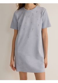 Reserved - Sukienka mini z aplikacjami - jasnoniebieski. Kolor: niebieski. Materiał: dzianina. Wzór: aplikacja. Typ sukienki: proste. Długość: mini #1