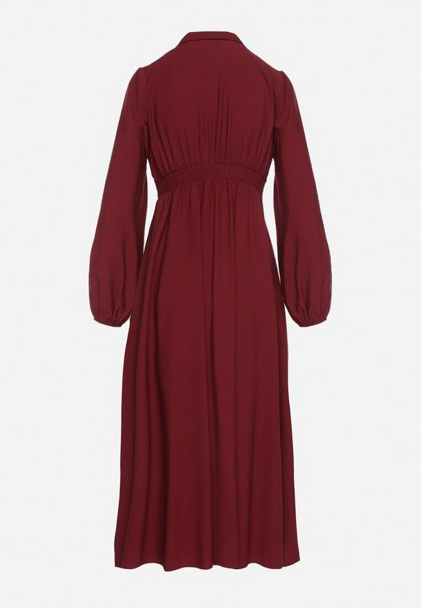 Born2be - Bordowa Wiskozowa Plisowana Sukienka z Wiązaniem Asorrise. Okazja: na co dzień. Kolor: czerwony. Materiał: wiskoza. Styl: casual, elegancki