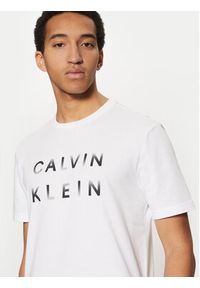 Calvin Klein T-Shirt K10K114156 Biały Regular Fit. Kolor: biały. Materiał: bawełna