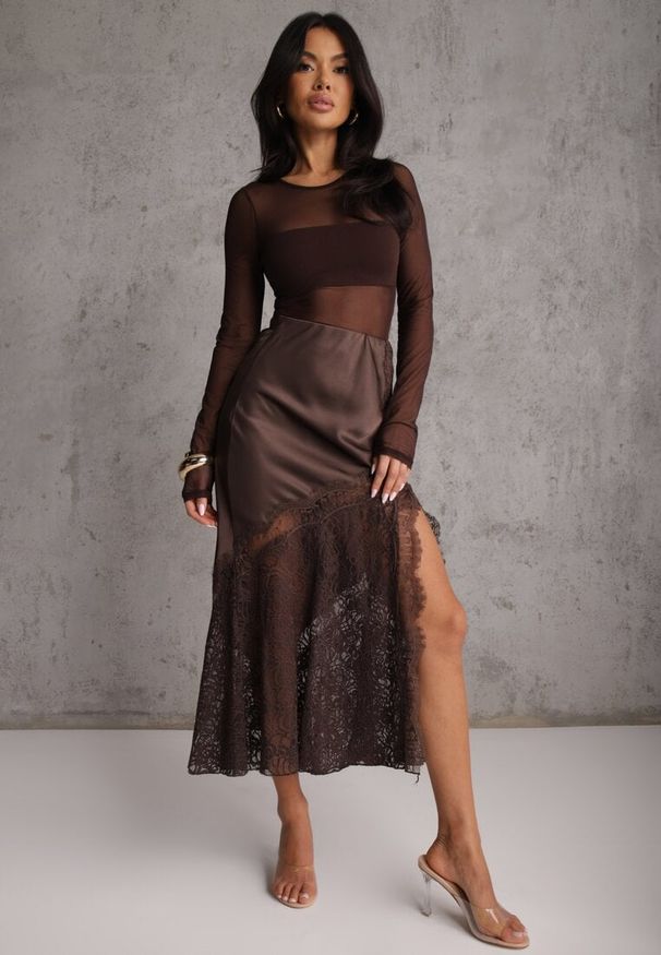 Renee - Brązowa Satynowa Spódnica Ozdobiona Rozcięciem na Nogę i Koronką Saviraet. Kolor: brązowy. Materiał: satyna, koronka. Wzór: aplikacja, koronka. Styl: elegancki