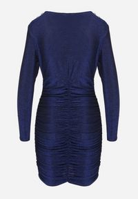 Born2be - Niebieska Koktajlowa Sukienka Ozdobiona Metaliczną Nitką i Marszczeniem Ninnitta. Kolor: niebieski. Materiał: wiskoza. Wzór: aplikacja. Styl: wizytowy #3