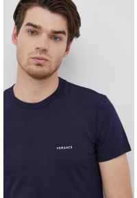 VERSACE - Versace T-shirt męski kolor granatowy gładki. Okazja: na co dzień. Kolor: niebieski. Materiał: dzianina. Wzór: gładki. Styl: casual #2