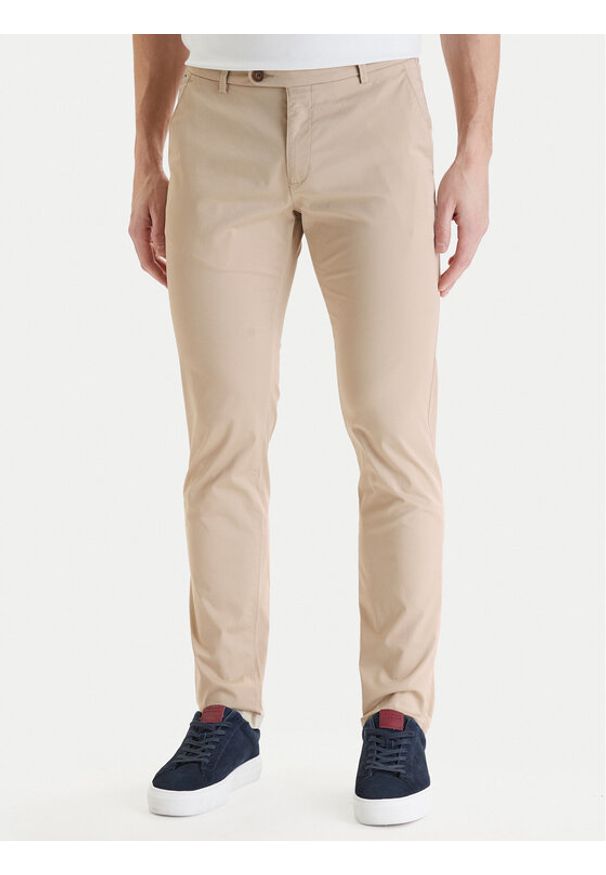 Bugatti Chinosy 4890-76301C Beżowy Slim Fit. Kolor: beżowy. Materiał: bawełna