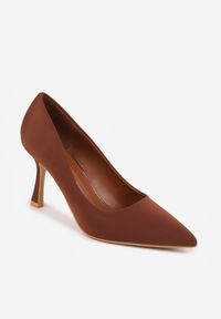 Renee - Brązowe Gładkie Szpilki z Tkaniny w Klasycznym Stylu Jynienne. Okazja: na spotkanie biznesowe. Kolor: brązowy. Materiał: tkanina. Wzór: gładki. Obcas: na szpilce. Styl: klasyczny #3
