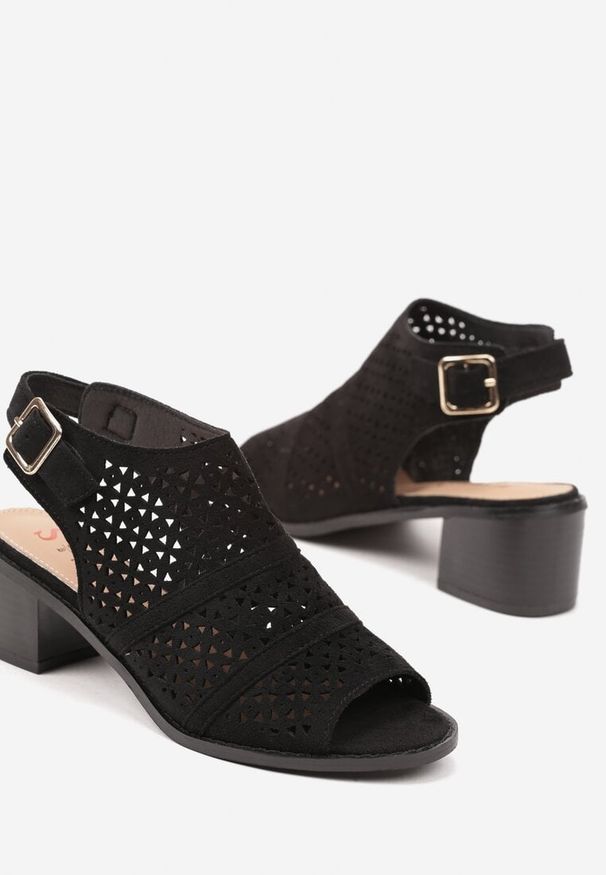 Born2be - Czarne Sandały Botki na Słupku z Ażurową Cholewką i Noskiem Peep Toe Lanira. Okazja: na co dzień. Nosek buta: otwarty. Kolor: czarny. Materiał: jeans. Wzór: ażurowy. Obcas: na słupku. Styl: elegancki, casual