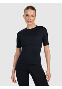 4f - 4F Koszulka treningowa slim szybkoschnąca damska - czarna M. Kolor: czarny. Materiał: syntetyk, materiał, włókno, elastan. Wzór: gładki, ze splotem. Sport: fitness #1