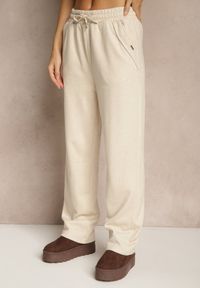 Renee - Jasnobeżowe Spodnie High Waist z Gumką i Troczkami w Pasie Rallena. Okazja: na co dzień. Stan: podwyższony. Kolor: beżowy. Styl: casual #3