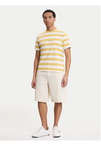 Guess Jeans T-Shirt M4YI84 K9XF1 Żółty Regular Fit. Kolor: żółty. Materiał: bawełna #3