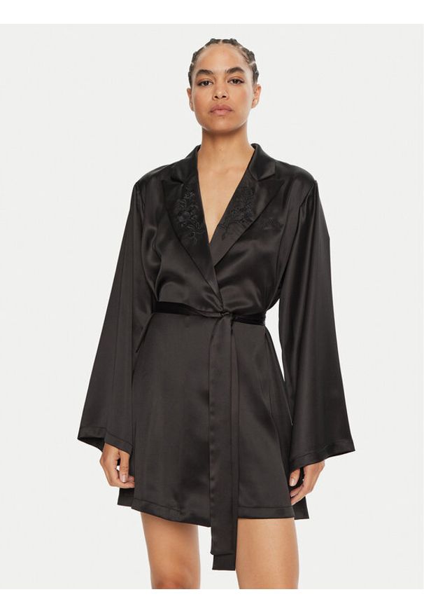 Guess Szlafrok O4BX08 WGIN0 Czarny. Kolor: czarny. Materiał: syntetyk