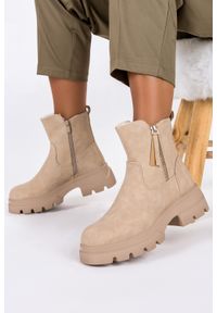 Sergio Leone - Botki sergio leone damskie na platformie ozdobny suwak beżowe tr906. Nosek buta: okrągły. Zapięcie: zamek. Kolor: beżowy. Materiał: skóra ekologiczna, futro, nubuk. Obcas: na platformie. Styl: elegancki #2