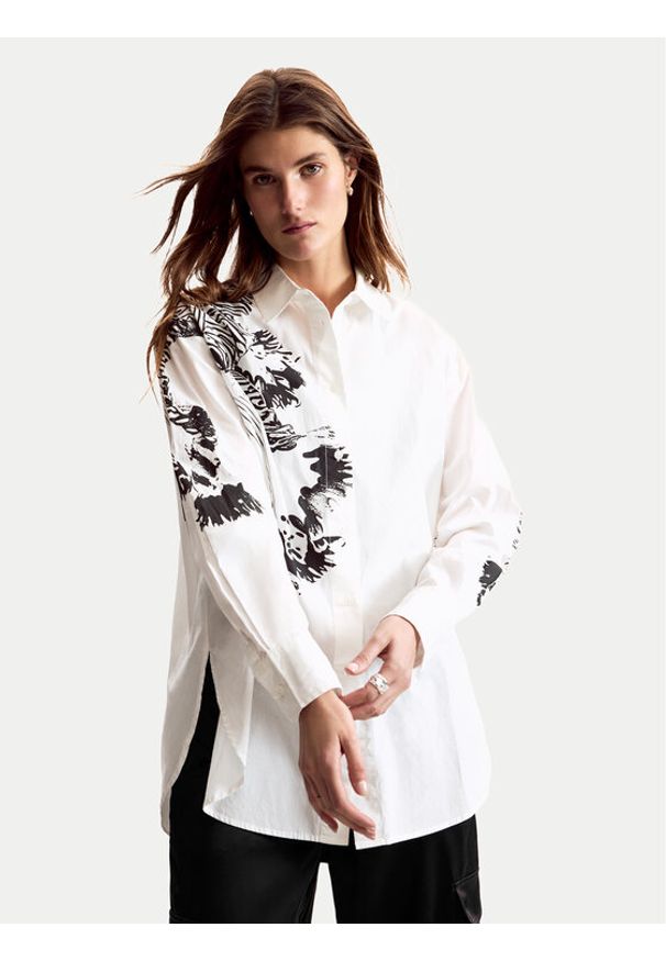 Desigual Koszula Orchid Lacroix 26SWCW29 Biały Oversize. Kolor: biały. Materiał: bawełna