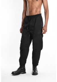 La Haine Inside Us Spodnie Cargo | 3P M1275 | Mężczyzna | Czarny. Okazja: na co dzień. Kolor: czarny. Materiał: bawełna, elastan. Długość: długie. Wzór: aplikacja. Sezon: lato. Styl: casual, klasyczny, elegancki #1