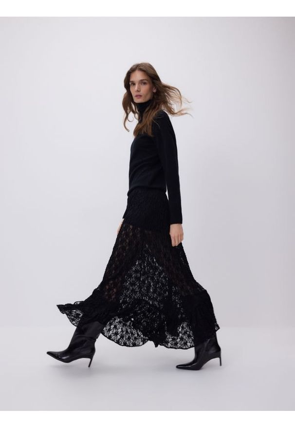 Reserved - Strukturalna spódnica - czarny. Kolor: czarny. Materiał: tkanina