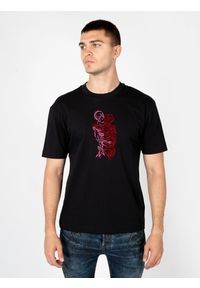 Les Hommes T-Shirt "Love After Death" | LBT1007700D | Mężczyzna | Czarny. Kolor: czarny. Materiał: bawełna. Wzór: aplikacja, nadruk. Styl: klasyczny, elegancki