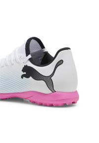 Puma - Młodzieżowe buty piłkarskie FUTURE 7 PLAY TT PUMA White Black Poison Pink. Kolor: biały, czarny, różowy, wielokolorowy. Sport: piłka nożna