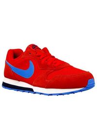Buty do chodzenia dla dzieci Nike MD Runner 2 GS. Zapięcie: sznurówki. Kolor: czerwony. Materiał: materiał, syntetyk, tkanina. Szerokość cholewki: normalna. Model: Nike MD Runner. Sport: turystyka piesza