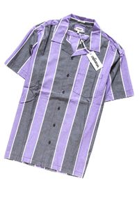 Wrangler - KOSZULA WRANGLER SS RESORT SHIRT TROPICAL PURPLE W59076SW3. Kolor: szary. Materiał: materiał #4