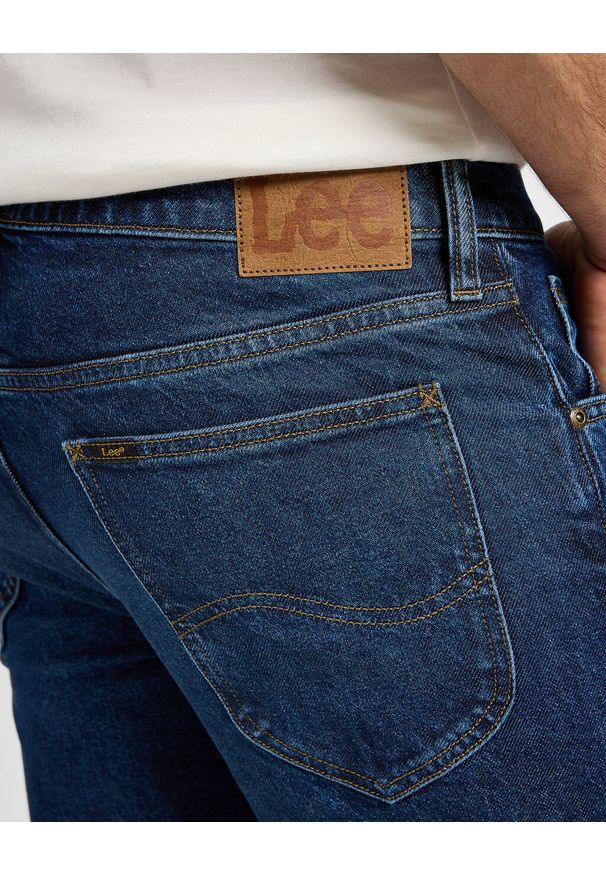 Lee - LEE MĘSKIE SPODNIE JEANSOWE DAREN ZIP FLY ANOMALY 112358989 L707016425