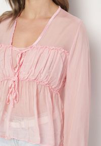 Born2be - Różowa Transparentna Bluzka z Wiskozą i Wiązaniem Zarestra. Okazja: na co dzień. Kolor: różowy. Materiał: wiskoza. Styl: casual