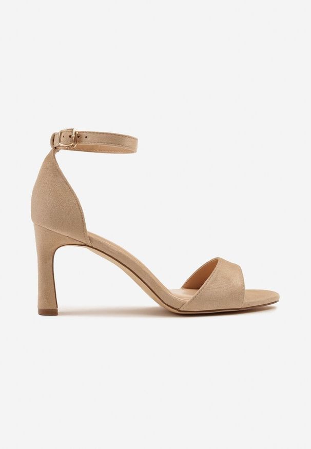 Renee - Beżowe Sandały Vices na Szpilce w Klasycznym Stylu Nitressa. Okazja: na spotkanie biznesowe. Zapięcie: sprzączka. Kolor: beżowy. Obcas: na szpilce. Styl: klasyczny