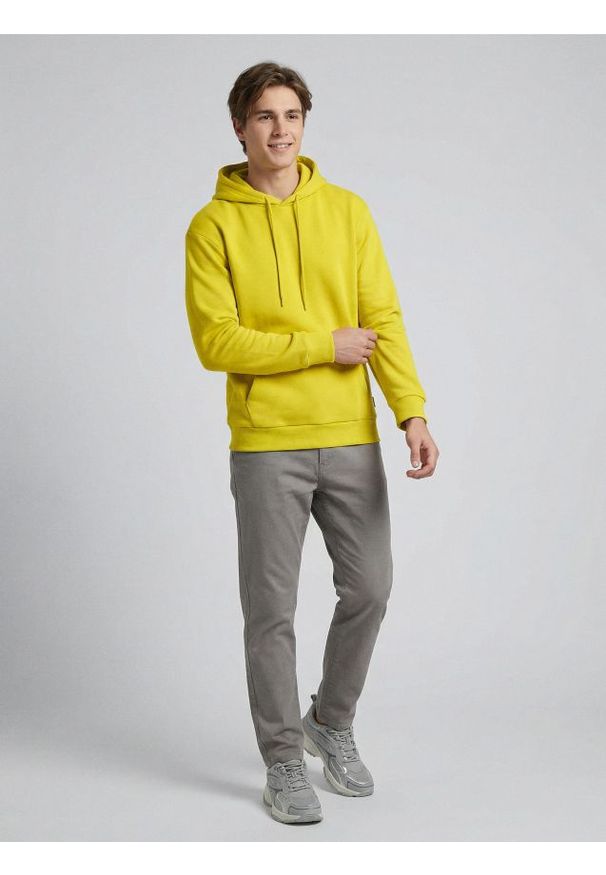 Sinsay - Bluza hoodie basic - żółty. Kolor: żółty