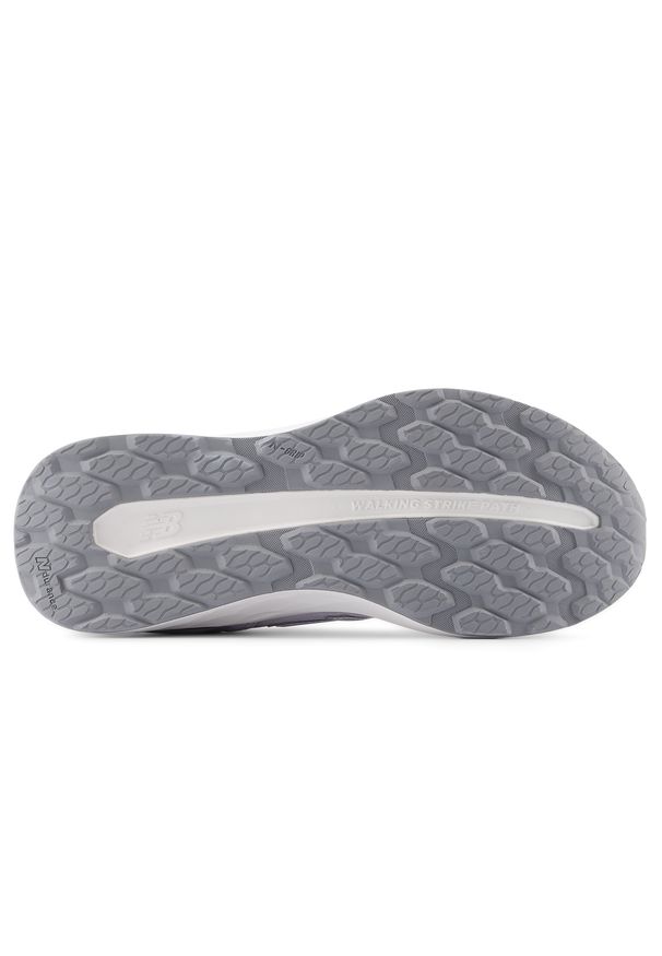 Buty damskie New Balance WW880BA7 – szare. Okazja: na co dzień, na spacer. Kolor: szary. Materiał: materiał, syntetyk, guma, skóra. Szerokość cholewki: normalna. Sport: turystyka piesza, fitness