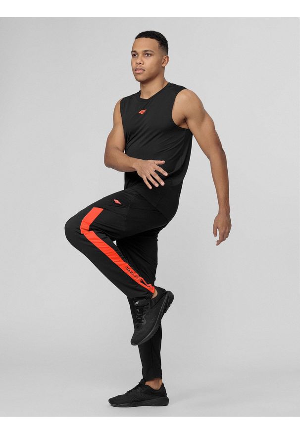 4f - Spodnie treningowe męskie. Kolor: czarny. Materiał: dzianina. Sport: fitness