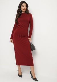 Born2be - Bordowa Sukienka z Marszczeniem o Dopasowanym Kroju Naliraia. Okazja: na co dzień. Kolor: czerwony. Długość rękawa: długi rękaw. Typ sukienki: dopasowane, proste. Styl: casual, rockowy, elegancki #7