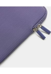 Etui Trunk Ribbed Velvet do MacBook 14'' (blueberry). Materiał: mikrofibra, materiał, neopren, prążkowany. Styl: elegancki, casual #4