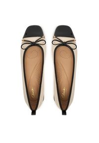 Clarks Półbuty Ubree15 Poppy 26186333 Écru. Materiał: skóra #3