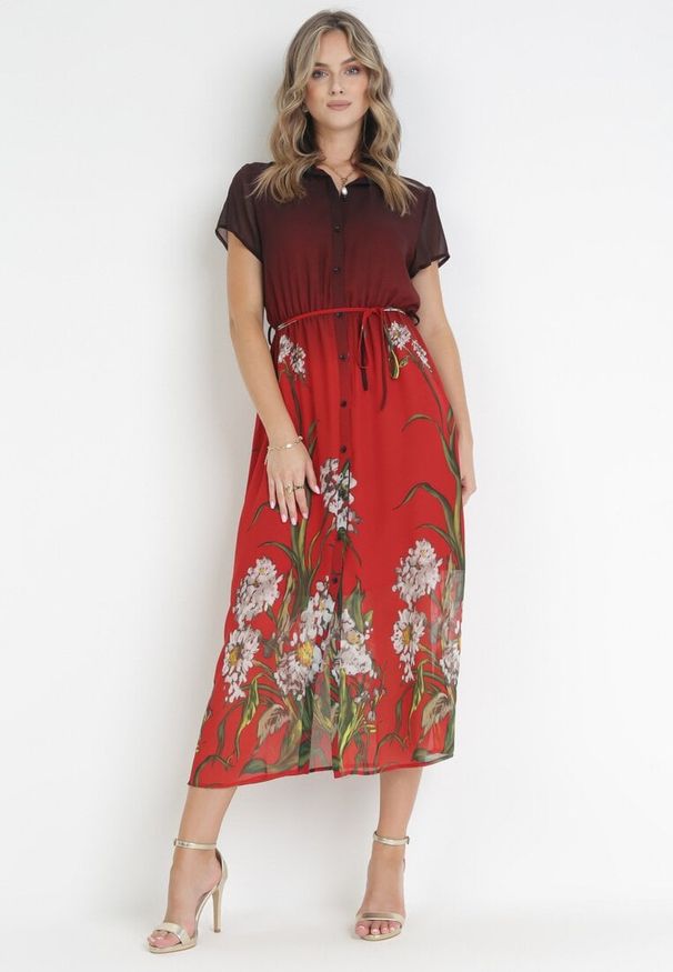 Born2be - Bordowa Sukienka Eripheis. Kolor: czerwony. Materiał: tkanina, wiskoza. Długość rękawa: krótki rękaw. Wzór: gładki, kwiaty. Typ sukienki: koszulowe. Długość: midi