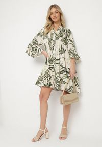Born2be - Zielona Sukienka z Wiskozy o Rozkloszowanym Kroju z Falbanami w Roślinny Wzór Ridiara. Okazja: na co dzień, na imprezę. Typ kołnierza: dekolt w serek. Kolor: zielony. Materiał: wiskoza. Typ sukienki: rozkloszowane. Styl: klasyczny, casual, elegancki #7