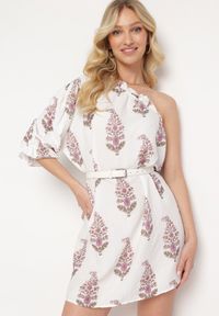 Born2be - Biała Asymetryczna Sukienka na Jedno Ramię Nelora. Okazja: na co dzień. Kolor: biały. Typ sukienki: asymetryczne. Styl: casual, elegancki #5