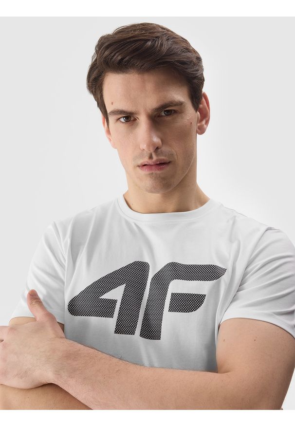 4f - 4F T-shirt regular z nadrukiem męski - biały 3XL. Okazja: na co dzień. Kolor: biały. Materiał: dzianina, jersey, bawełna. Długość rękawa: krótki rękaw. Długość: krótkie. Wzór: nadruk. Styl: casual, sportowy