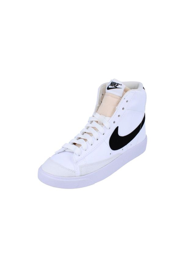 Buty do chodzenia damskie Nike 101 Blazer Mid 77 Next Nature. Zapięcie: sznurówki. Kolor: biały. Materiał: guma, skóra, syntetyk, materiał. Szerokość cholewki: normalna. Sport: turystyka piesza