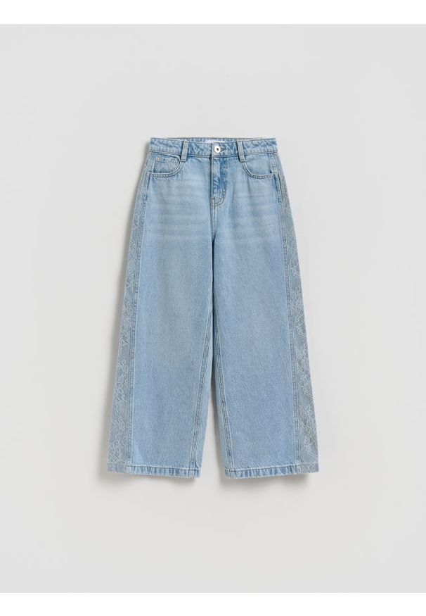 Reserved - Jeansy super wide leg z koronką - niebieski. Kolor: niebieski. Wzór: koronka