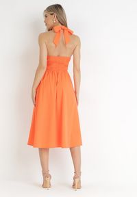 Born2be - Pomarańczowa Rozkloszowana Sukienka z Wiązaniem na Szyi Nosalae. Kolor: pomarańczowy. Typ sukienki: kopertowe #4