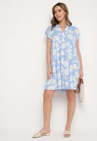 Born2be - Jasnoniebieska Bawełniana Sukienka o Kroju Oversize w Kwiaty Liralea. Okazja: na co dzień, na spacer. Kolor: niebieski. Materiał: bawełna. Wzór: kwiaty. Typ sukienki: oversize. Styl: klasyczny, casual #6
