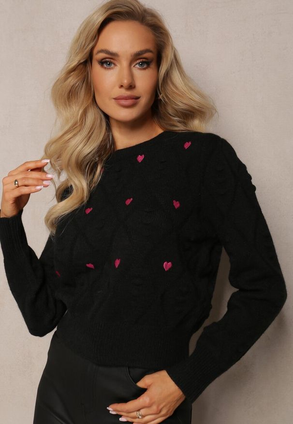 Renee - Czarny Klasyczny Sweter ze Ściągaczami i Ozdobnymi Haftami Reani. Okazja: na co dzień. Kolor: czarny. Materiał: jeans. Wzór: haft. Styl: klasyczny